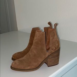 Steve Madden Suède Booties- make me an offer